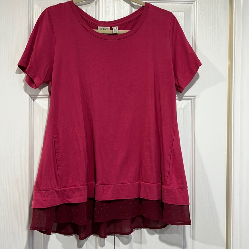 LOGO Lori Goldstein Pink Swiss Dot Tee Shirt Top 3 Button Split Back GUC Medium
